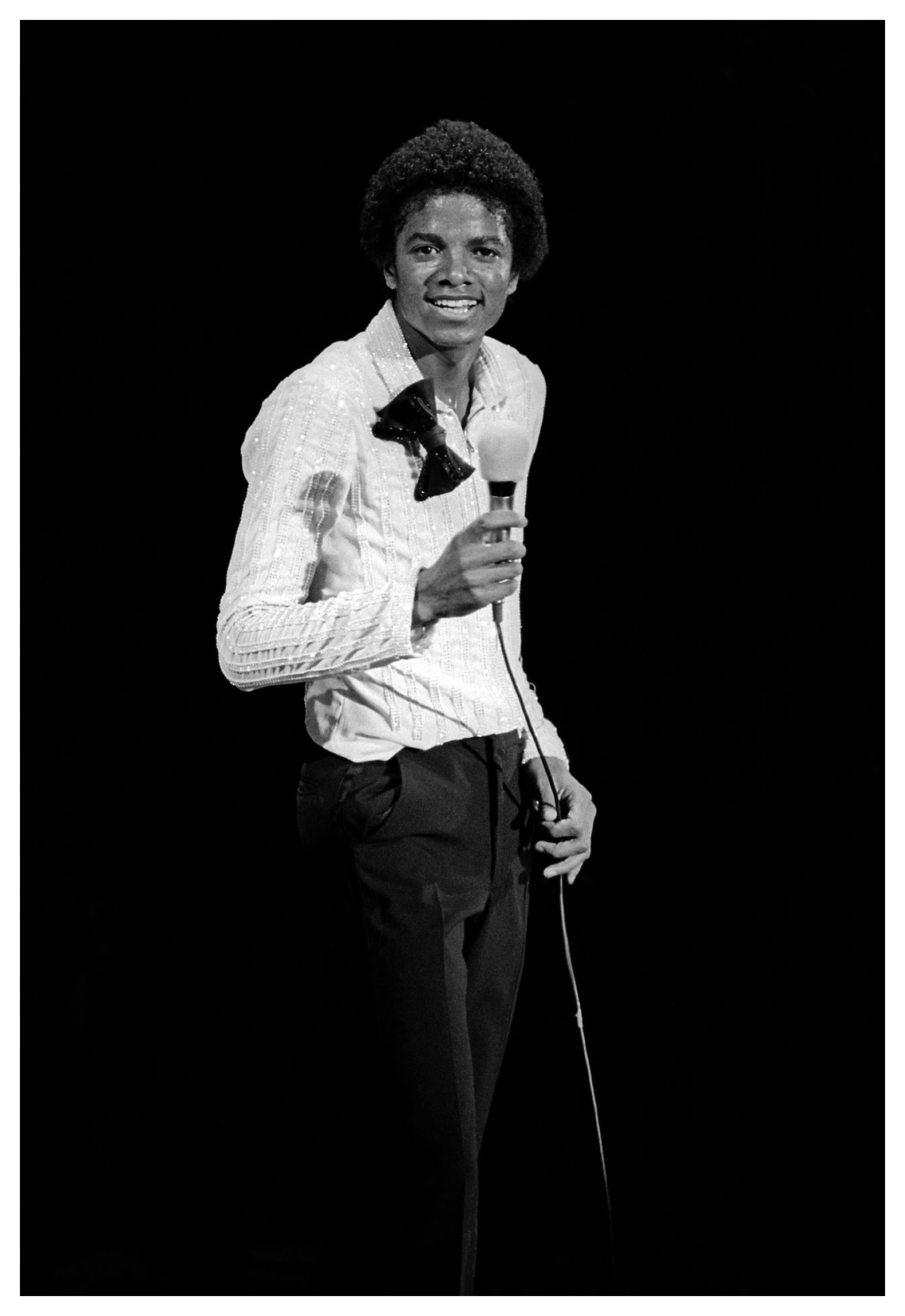 michael-jackson-1958-2009-posing-during-a-break-at-his-concert-in-nassau-coliseum-ny-1980-photo-by-andy-freeberg.jpg
