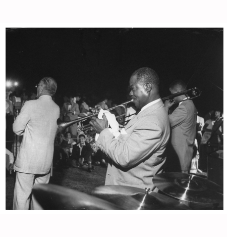 louis-armstrong-doing-what-he-does-best-1955-gordon-parks